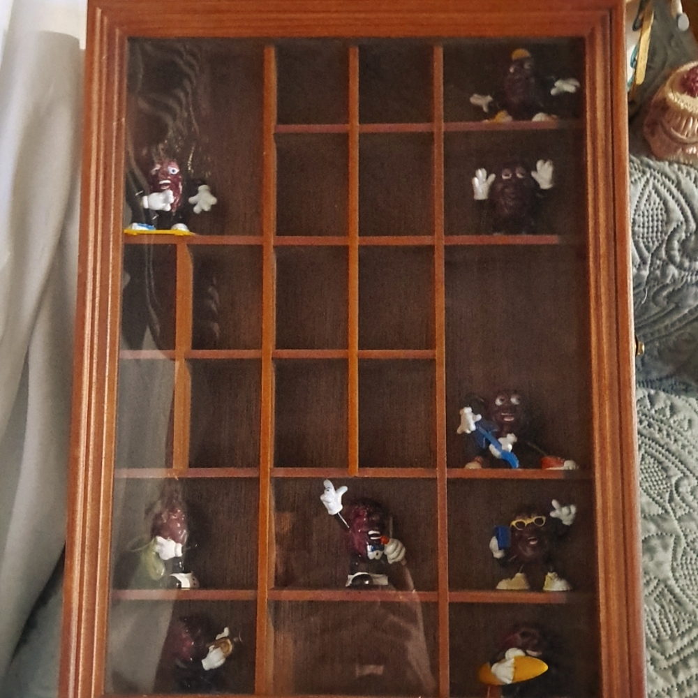 Rare w/ wood case vintage California Raisins 1980's Appualse 9